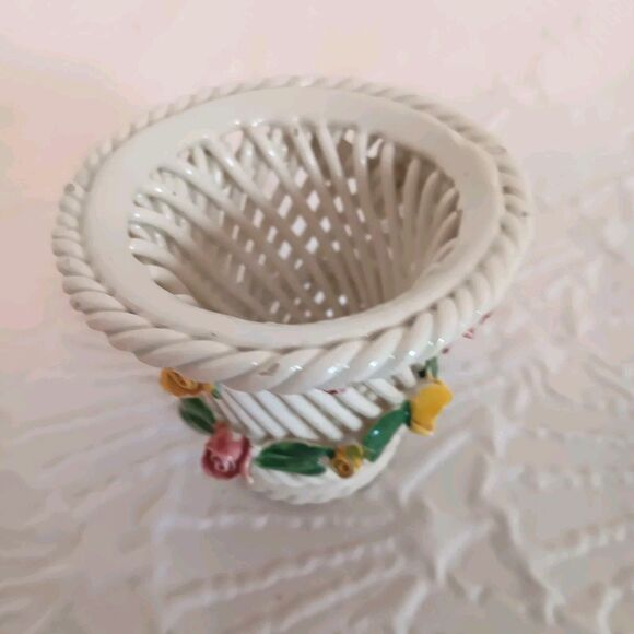 Vtg Italian Porcelain Basket Weave Candle Holder Capodinonte Style Hand Painted - Picture 4 of 9